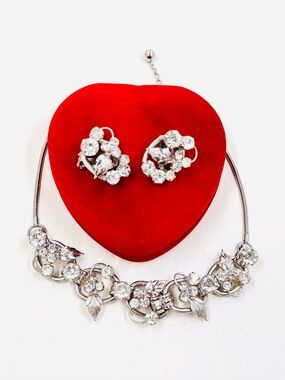 Vintage Silver Tone Floral Rhinestone Link Necklace & Clip On Earring Set W/Box